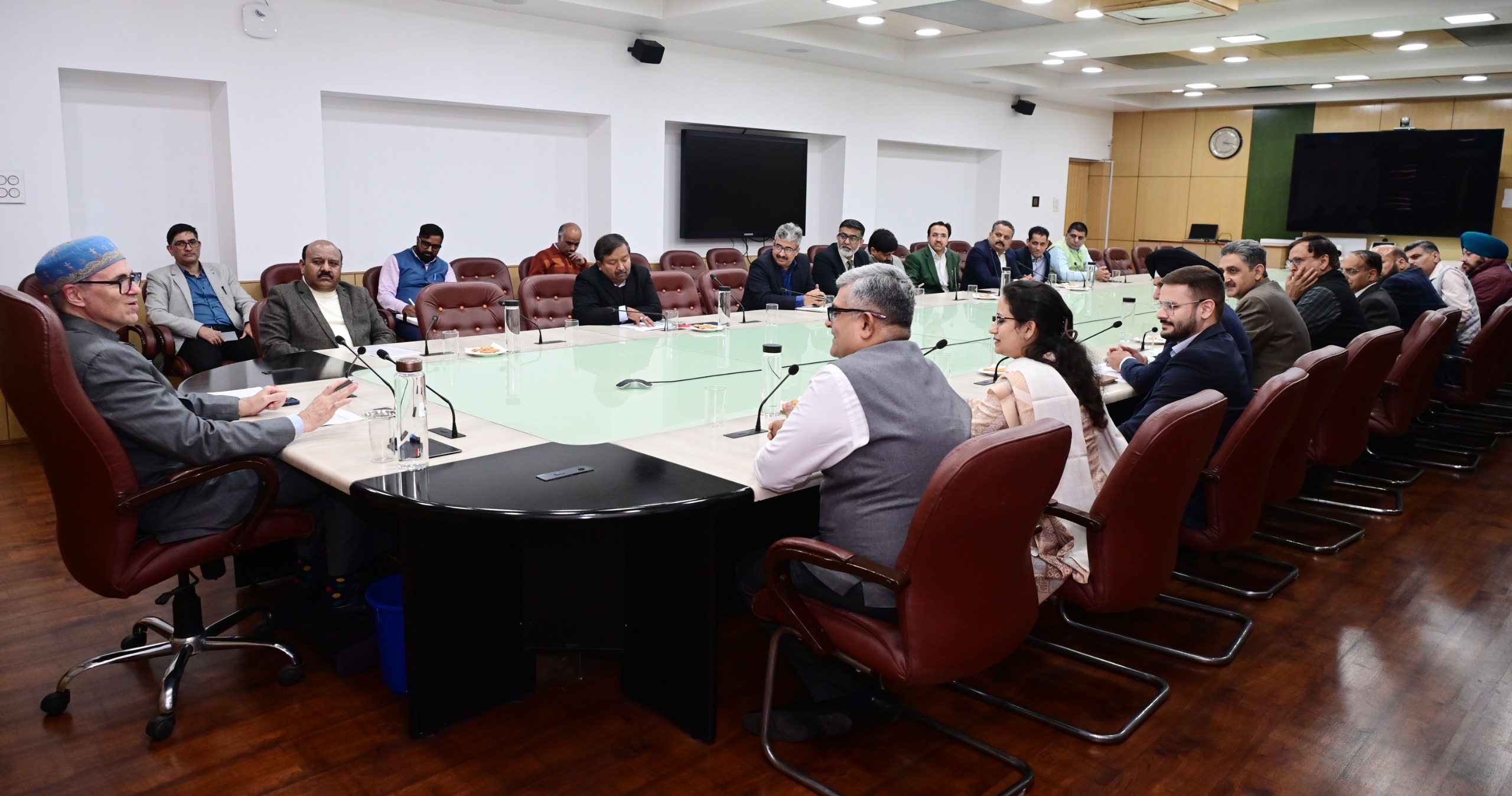 'CM Omar Abdullah advocates collaboration of Industries with National Stock Exchange'